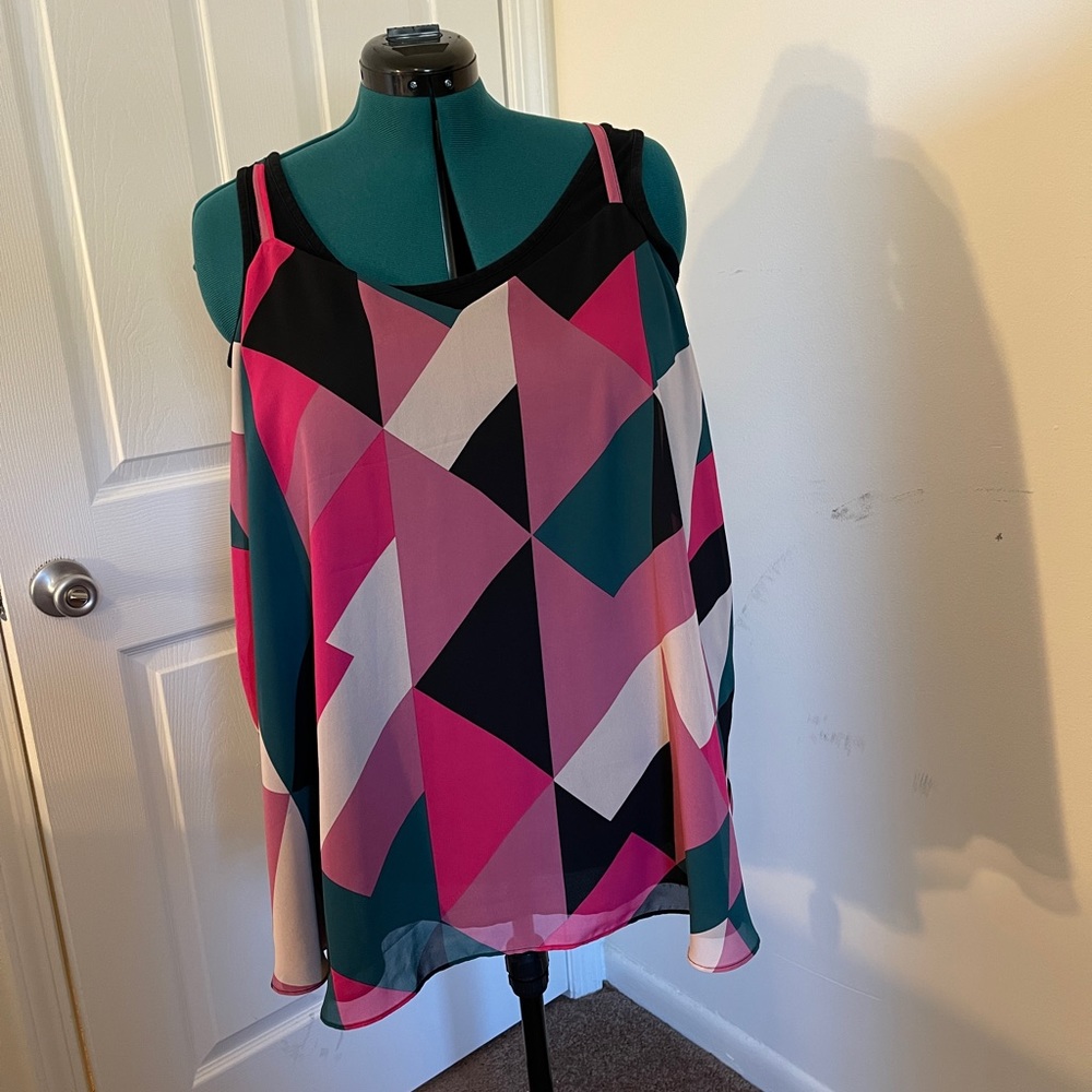 Geometric swing tank